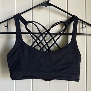 Lululemon free to be wild bra, size 4